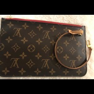 Louis Vuitton Neverfull Pouch